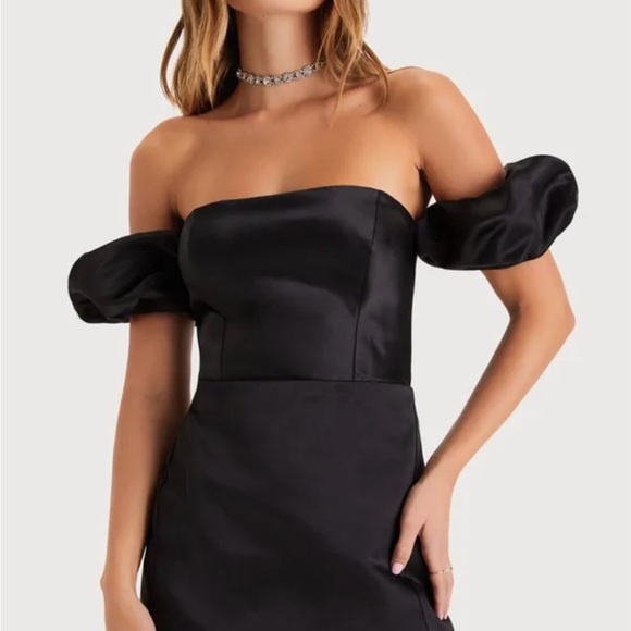 Lulu's Black Off-Shoulder Bodycon Dress
Used once - Picture 5 of 5